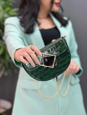 کیف ورنی طرح دار دکمه مکعبی