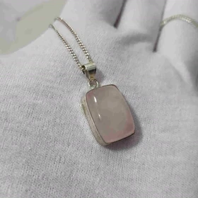 گردنبند نقره با سنگ رزکوارتز مستطیل (بدون زنجیر)