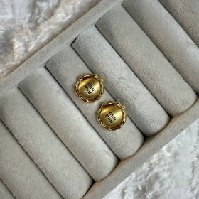 گوشواره گرد طلایی miu miu