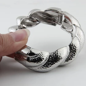 دستبند زنانه طرح طلا