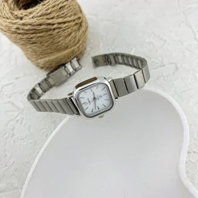 ساعت مچی زنانه شیک طرح فلورا، ظرافت در دستان شما