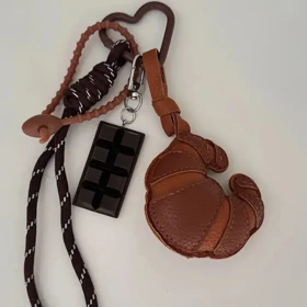 چارم بگ کروسان و شکلات