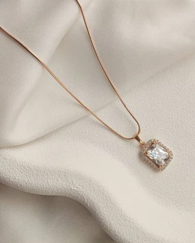 گردنبند طرح جواهر آیریک ژوپینگ