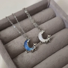 گردنبند ماه خاص رنگی