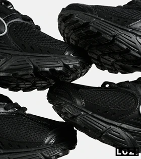 کفش کتانی مردانه و زنانه مشکی نایک NIKE v5 RNR