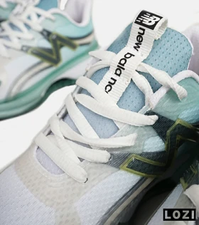 کفش کتانی مردانه و زنانه سفید طوسی سبز NEW BALANCE More Trail v3