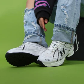 کتانی اسپرت زنانه مدل نیوبالانس NEW BALANCE رنگ سفید مشکی