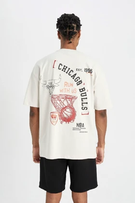 تیشرت آستین کوتاه یقه کوتاه DeFactoFit NBA Chicago Bulls Oversize Fit Crew C9272AX24AU