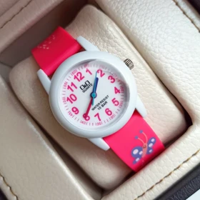 ساعت مچی بچگانه Q&Q ضد آب بند صورتی طرح پروانه دار