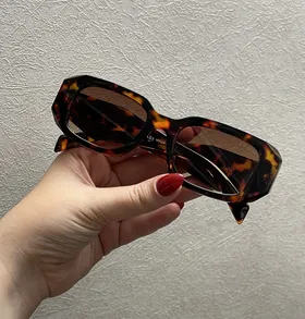 عینک پرادا (Prada) فریم مستطیلی