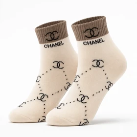 جوراب مچی زنانه پنبه طرح شنل (Chanel) بژ روشن/کرم