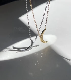 گردنبند ماه