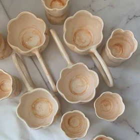 فنجون و شات گلبرگ گلبهی