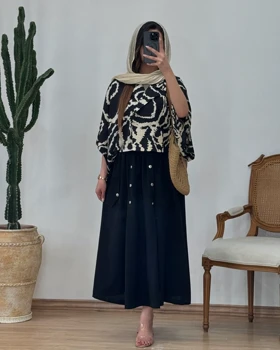 کت و دامن طرح‌دار