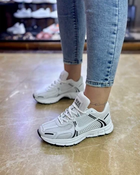 کتانی زنانه ورزشی نایک وومرو 5