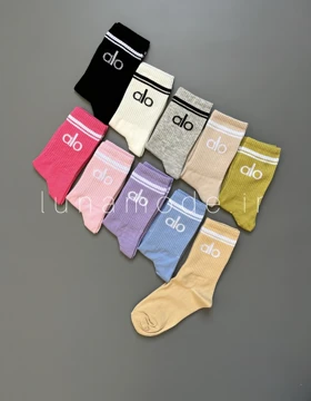 جوراب ساق‌دار زنانه الو (alo) رنگی