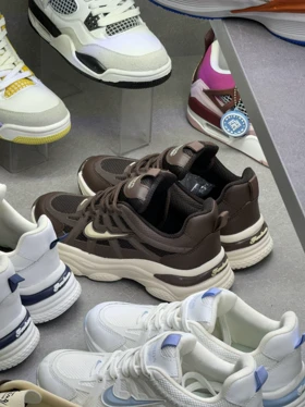 کتانی نایک سارینا