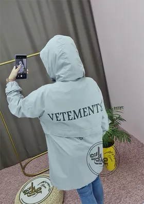 بارانی کلاهدار