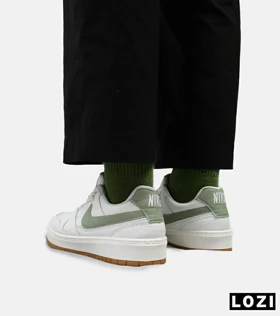 کفش کتانی مردانه سفید زیتونی نایک NIKE SB