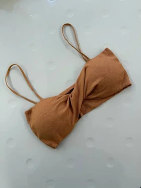 نیم‌تنه کبریتی گره‌ای (آجری)