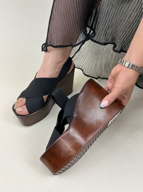 صندل زنانه لژدار طرح چوبی کد 1556