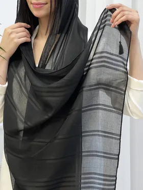 شال مشکی نواردار 2