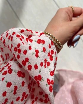 شومیز گل‌گلی