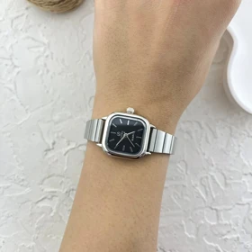 ساعت مچی زنانه با طرح زیبای فلورا، انتخابی شیک