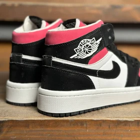 کتانی زنانه جردن ساق‌دار