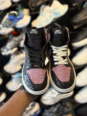 جردن ساق‌دار کاستوم مشکی صورتی