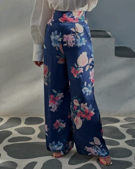 شلوار گل‌گلی