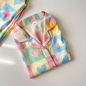 ست بلوز و شلوار و شلوارک نخی موسلین طرح قلب پاستیلی