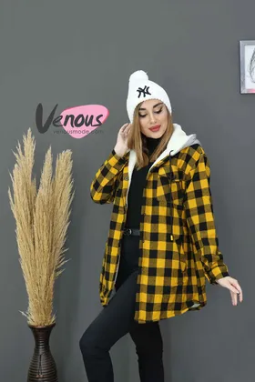 پالتو چهارخونه داخل ببعی