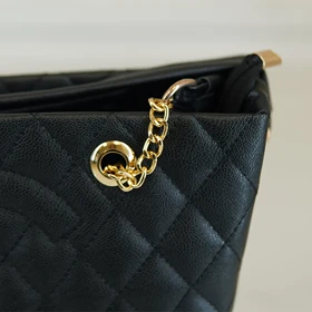 کیف زنانه مشکی طرح لوزی با بند زنجیری حلقه‌ای برند شنل