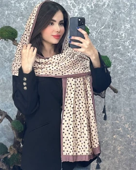 شال گل‌گلی پلیسه