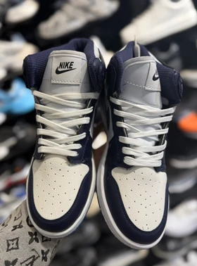 کتانی ساق‌دار جردن وان سفید سرمه ای