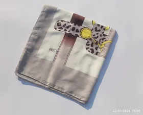 روسری نخی طرح زنجیر