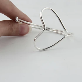 دستبند زنانه مدل قلبی