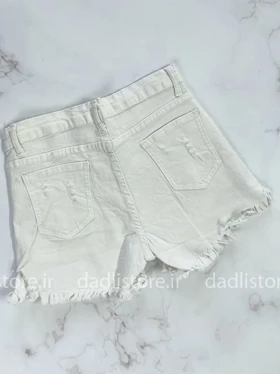 شورتک کوتاه جین سفید زاپ‌دار چهار جیب جلو دکمه