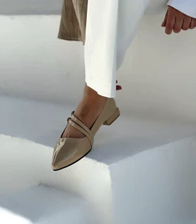 کفش ورنی