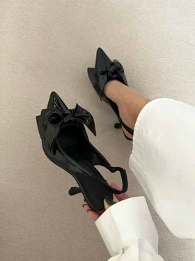کفش پاشنه‌بلند پاپیونی