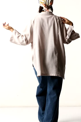 مانتو برش‌دار آستین چاک‌دار زنانه