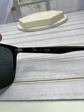 عینک آفتابی ری‌بن RB2206D تجربه لوکس و محافظت کامل UV400 با فریم کائوچو استات