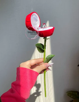 جا انگشتری گل سرخ