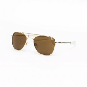 خرید عینک American Optical AO Pilot با طراحی کلاسیک خلبانی، فریم فلزی طلایی و لنز تیره؛ انتخابی اصیل برای استایلهای کلاسیک و ماندگار (قهوهای)