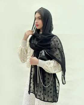 شال گلدوزی