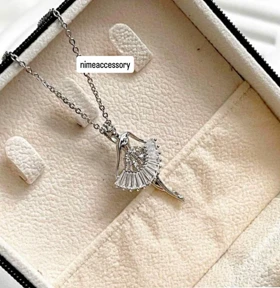 گردنبند بالرین نگین‌دار