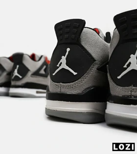 کتانی ساق‌دار بزرگ پا طوسی مشکی قرمز Nike air jordan 4