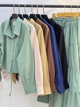 ست کت و دامن چین‌دار