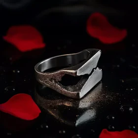 انگشتر مردانه طرح سورنا، نمادی از قدرت و اصالت